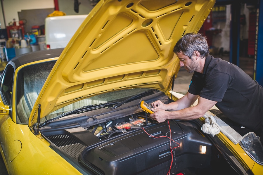 Mercedes Service Basingstoke Technician completing diagnostic test for a comprehensive Mercedes service in Basingstoke.